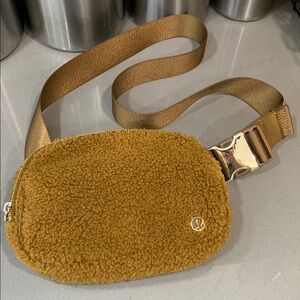 Lululemon Sherpa everywhere Belt Bag in Tan